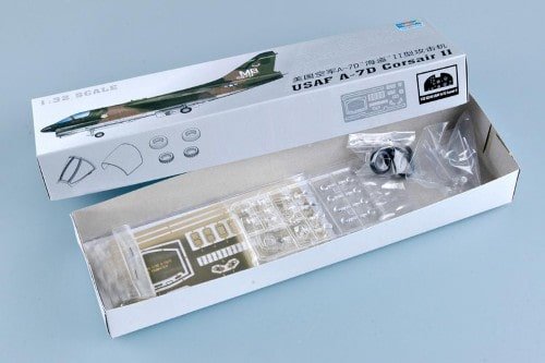 TRUMPETER 02245 A-7D CORSAIR II 1/32 – Image 4