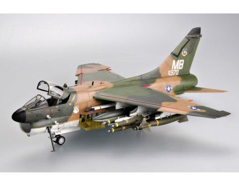 TRUMPETER 02245 A-7D CORSAIR II 1/32 – Image 21