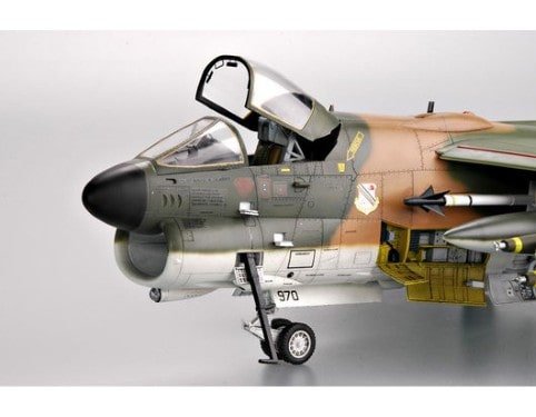 TRUMPETER 02245 A-7D CORSAIR II 1/32 – Image 24