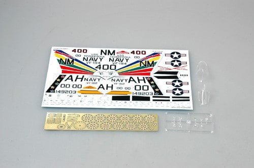 TRUMPETER 02272 F-8E CRUSADER 1/32 – Image 2