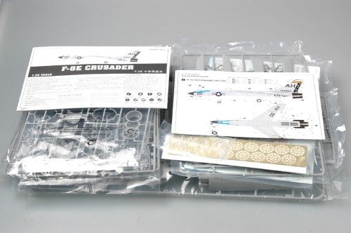 TRUMPETER 02272 F-8E CRUSADER 1/32 – Image 4