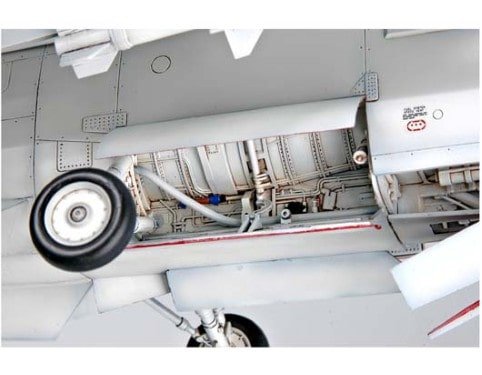 TRUMPETER 02272 F-8E CRUSADER 1/32 – Image 11