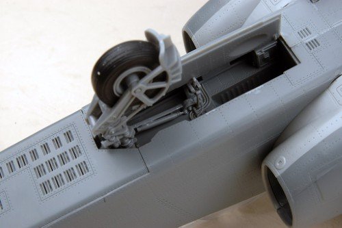 TRUMPETER 02277 SU-25B 1/32 – Image 13