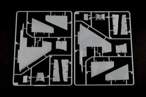 TRUMPETER 02277 SU-25B 1/32 – Image 24