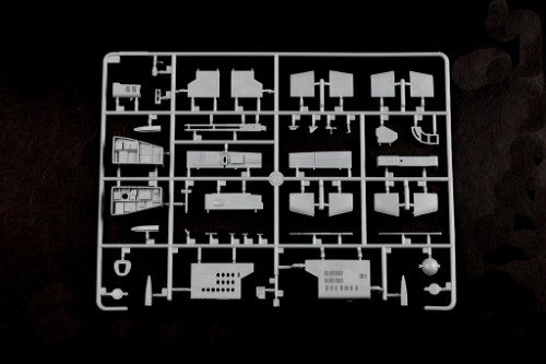 TRUMPETER 02277 SU-25B 1/32 – Image 26