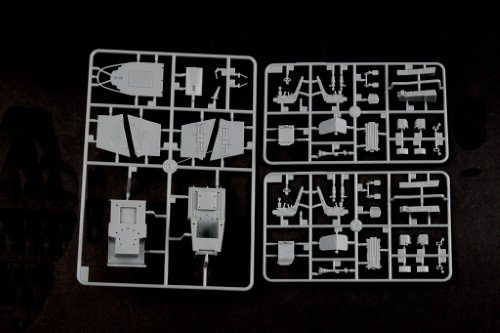 TRUMPETER 02277 SU-25B 1/32 – Image 27