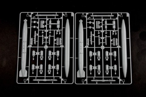 TRUMPETER 02277 SU-25B 1/32 – Image 35