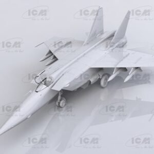 ICM 48905 MIG-25 BM SOVIET STRIKE AIRCRAFT 1/48