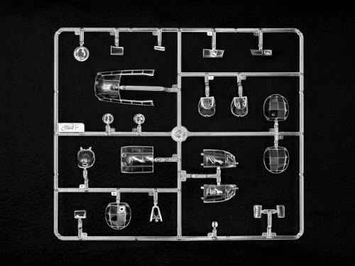 ICM 48227 MAQUETTE AVION JU 88 WWII USAAF/RAF BOMBER 1/48 – Image 9