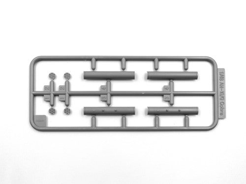 ICM 48298 AH-1G COBRA AND M8A1 US LANDING MAT LIMITED EDITION 1/48 – Image 11