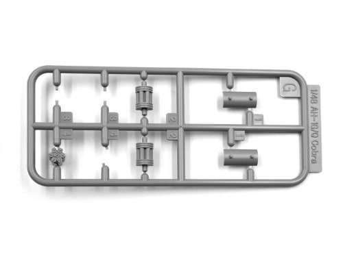 ICM 48298 AH-1G COBRA AND M8A1 US LANDING MAT LIMITED EDITION 1/48 – Image 12