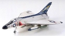 TAMIYA 60741 DOUGLAS F4D 1 SKYRAY 1/72